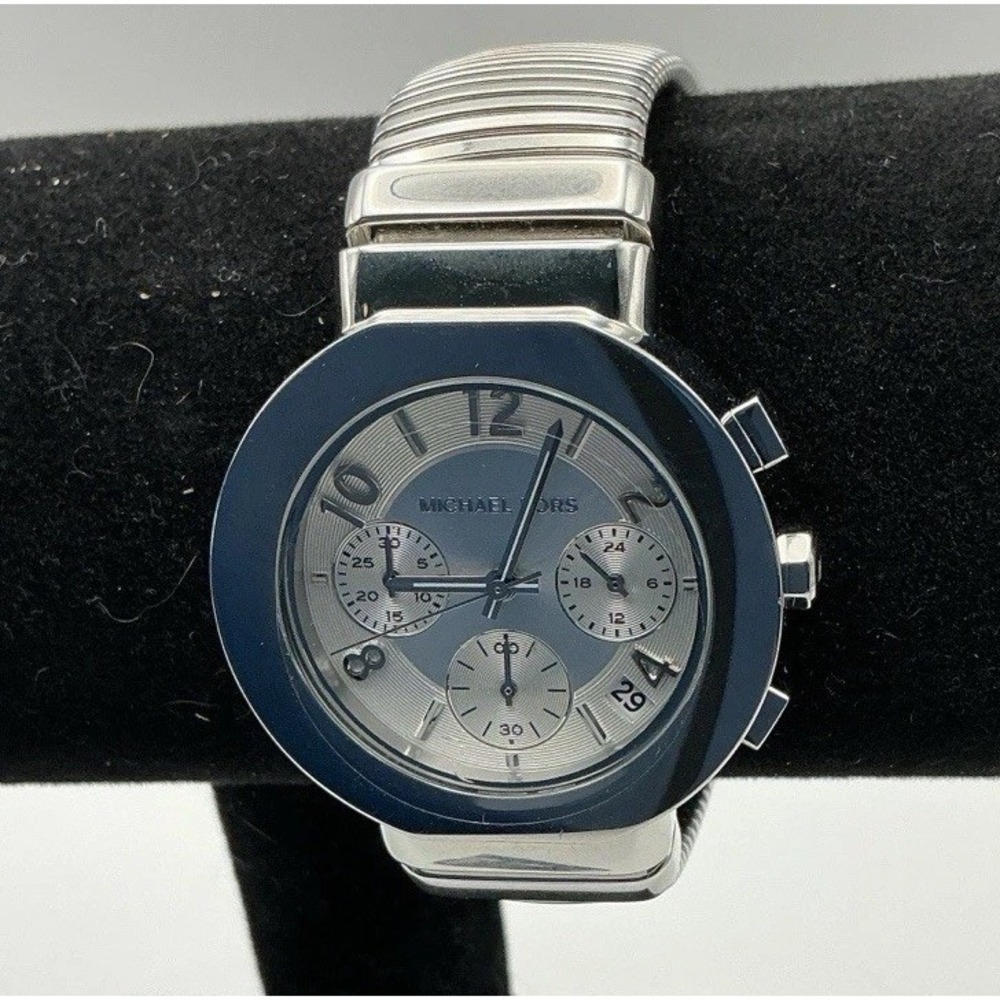 Michael Kors Silver Tone Chronograph Stretch Bracelet Watch Extra Links